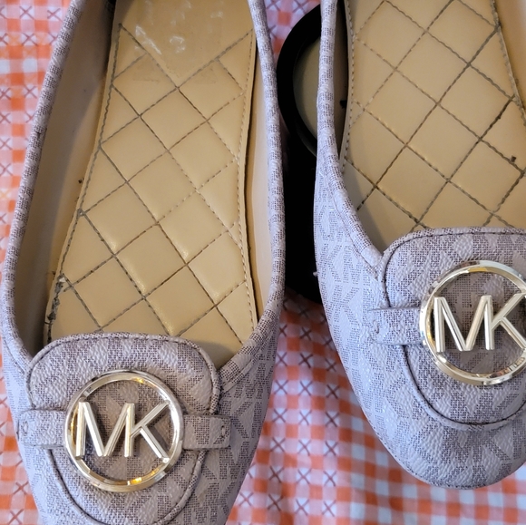 ❗️ MICHAEL KORS FLATS . ❗️ - Picture 3 of 12
